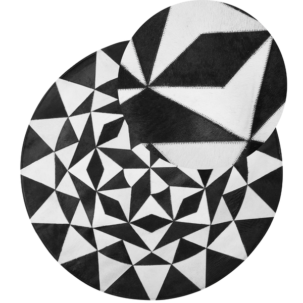 Runder Teppich mit geometrischem Muster aus Dreiecken