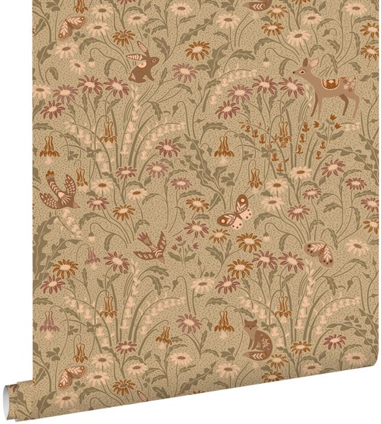 Vliestapete mit illustrativem Naturmuster, Waldtiere wie Reh, Hase, Fuchs und Vögel zwischen Wiesenblumen.