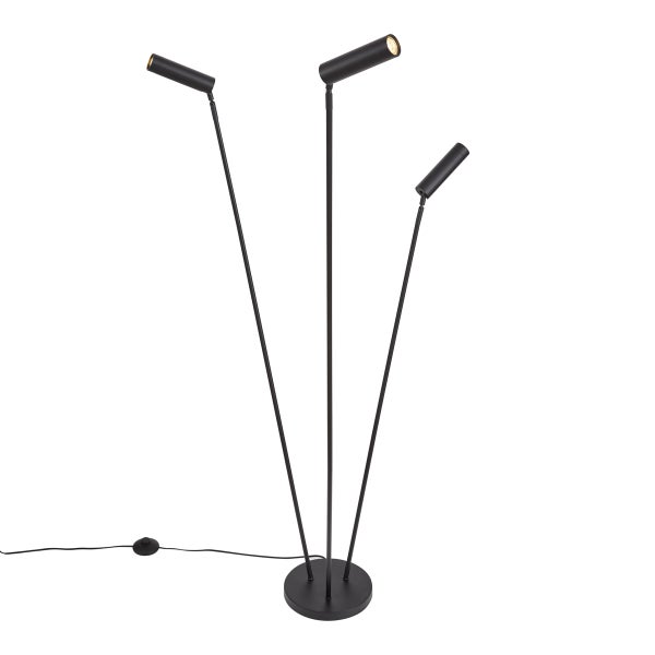 Schwarze, dreiflammige Stehleuchte aus Metall mit zylindrischen Strahlern und einem runden Standfuß.