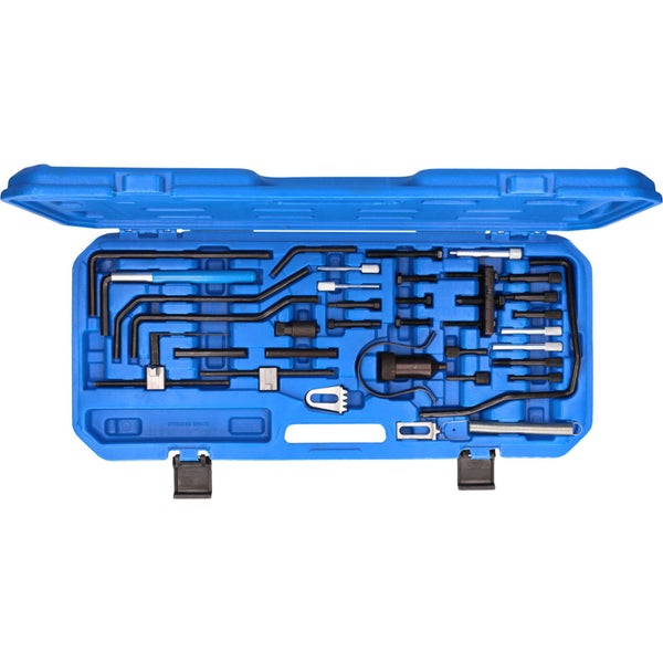 Werkzeugsatz im geöffneten blauen Koffer