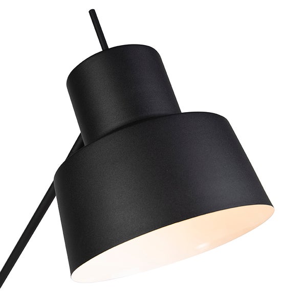 Nahaufnahme einer schwarzen Schreibtischlampe