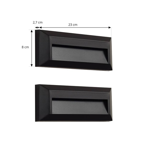 Zwei schwarze rechteckige Außenwandleuchten mit Maßen: Breite 23 Zentimeter, Höhe 8 Zentimeter und Tiefe 2,7 Zentimeter.