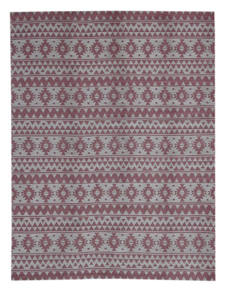 Rechteckiger Kilim-Teppich mit geometrischem Muster aus wiederholten horizontalen Reihen von Dreiecken und ethnischen Motiven.