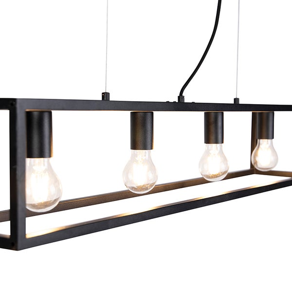 Schwarze Pendelleuchte mit vier Leuchtmitteln