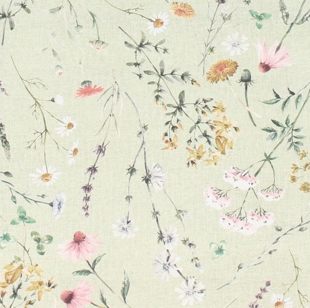 Zartes Blumenmuster mit verschiedenen Wildblumen und botanischen Illustrationen auf einer strukturierten Oberfläche.