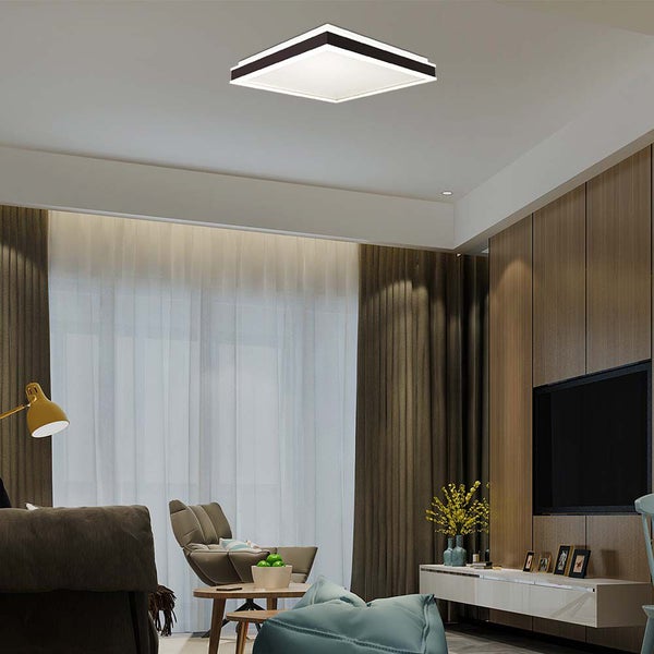 Deckenleuchte im Wohnzimmer mit moderner Einrichtung