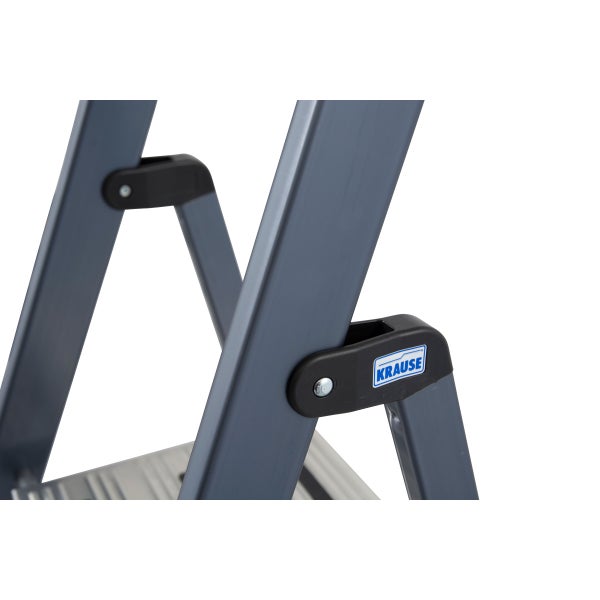 Detailaufnahme einer Aluminium-Trittleiter mit Krause Logo