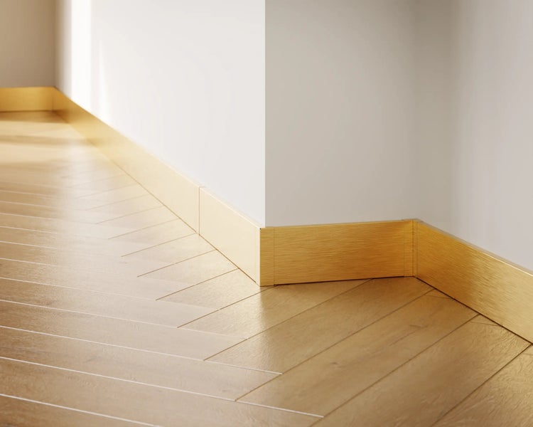 Innenraumszene mit Sockelleiste und Laminatboden