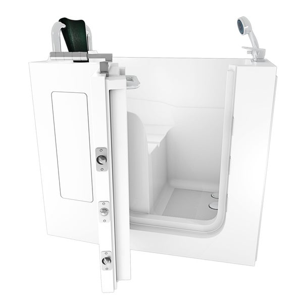 Begehbare Badewanne mit offener Tür und Duschkopf