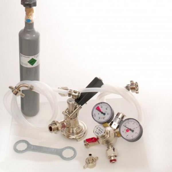 Zubehörpaket 1 mit 5L Profi Adpater , 7mm Bierschlauch und 0,5 kg CO2 Flasche