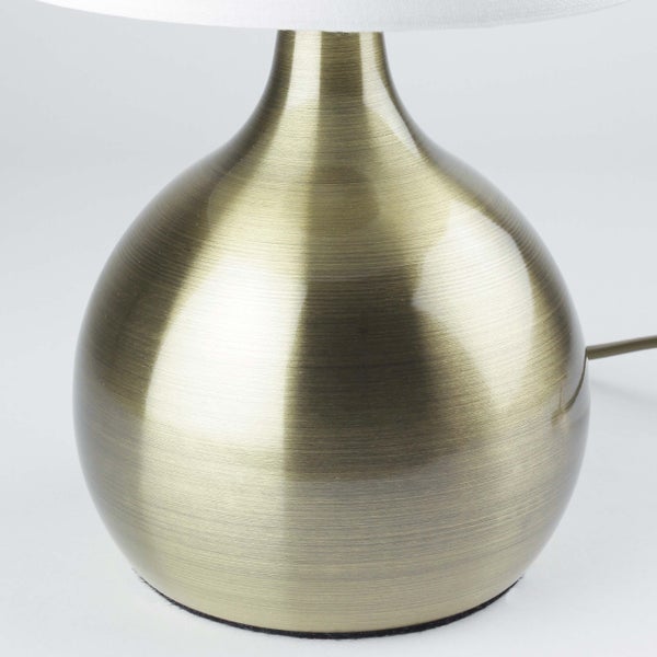 Tischleuchte mit Lampenschirm