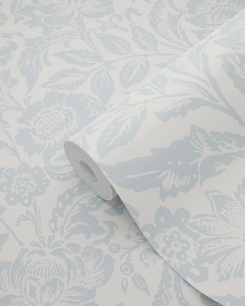 Tapetenrolle mit floralem Muster und botanischen Blättermotiven im Vintage-Stil.