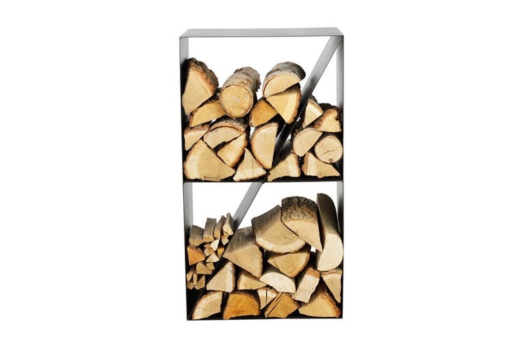 Brennholzregal aus Metall mit Holzscheiten