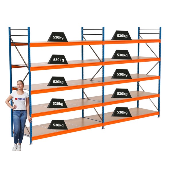 Lagerregal mit Fachböden und einer Traglast von 530 Kilogramm pro Ebene