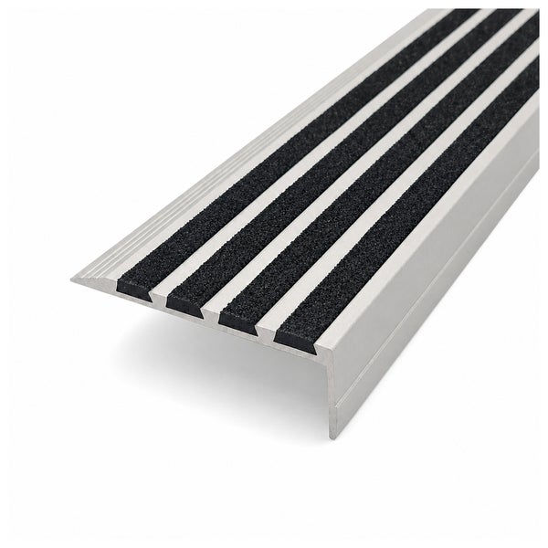 Treppenkantenprofil aus Aluminium mit rutschfesten Einlagen für die Treppensanierung und Sicherheit.