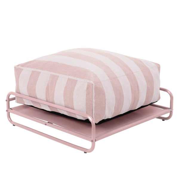 Quadratischer Gartenhocker mit rosa-weiß gestreiftem Kissen und rosa Metallgestell.