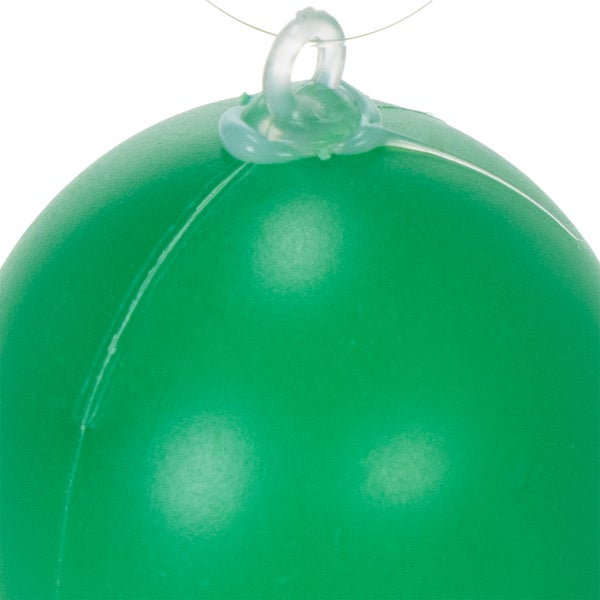 Grüne Christbaumkugel mit Aufhänger