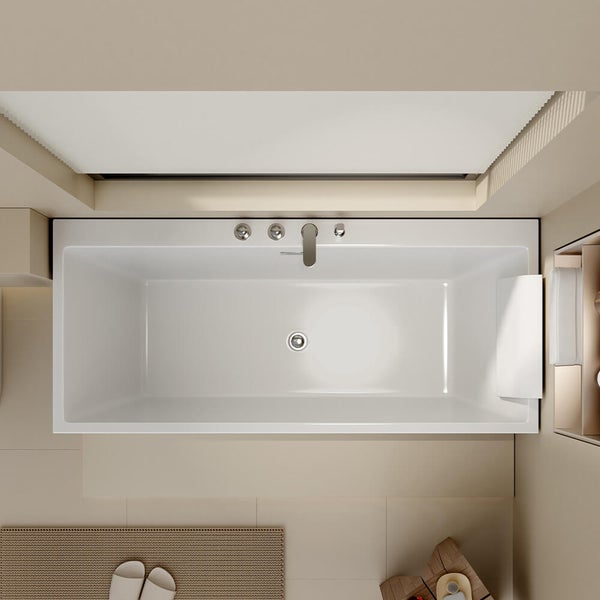 Rechteckige Badewanne mit Armatur und Kopfstütze in einer modernen Badezimmerumgebung, Draufsicht.