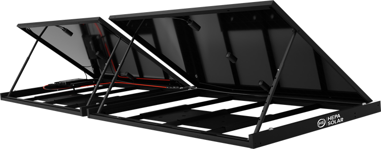 Zwei geöffnete Solarmodule mit HEPA Solar Logo