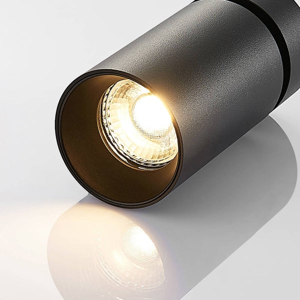 Schwarze Wandleuchte mit Licht