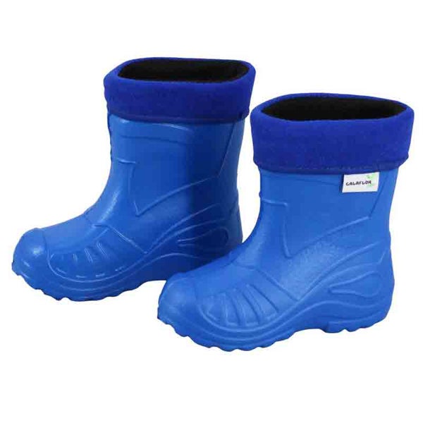 Blaue Kinder-Gummistiefel aus leichtem Material mit herausnehmbarem Futter und strukturierter Sohle.