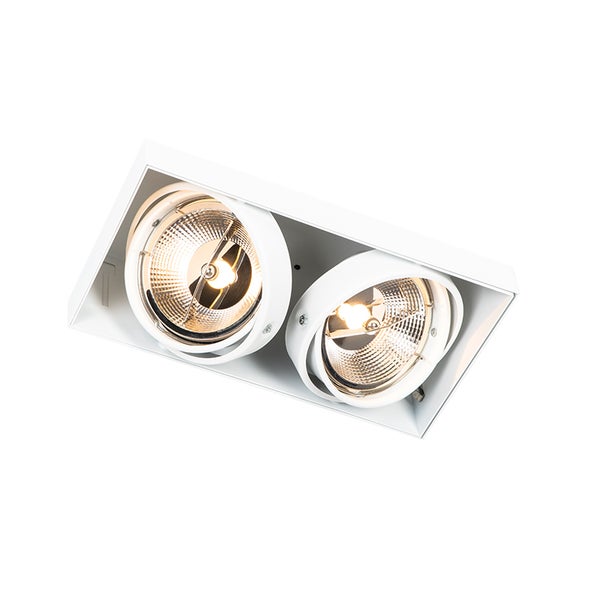 Zweiflammiger Einbaustrahler in Weiß mit verstellbaren Reflektoren und warmem Licht.