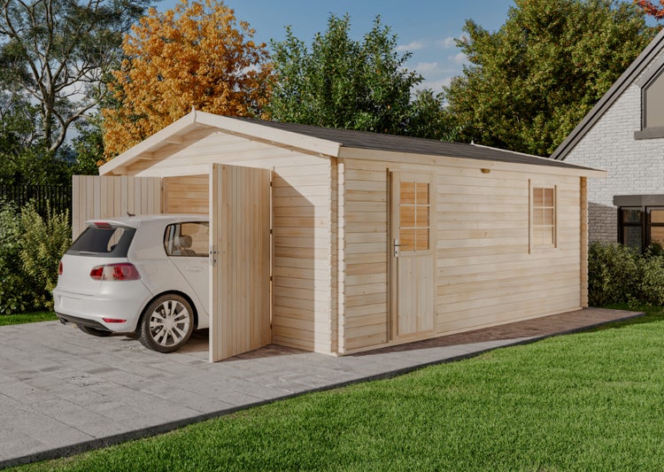 Holzgarage mit geöffneten Türen und einem Auto darin