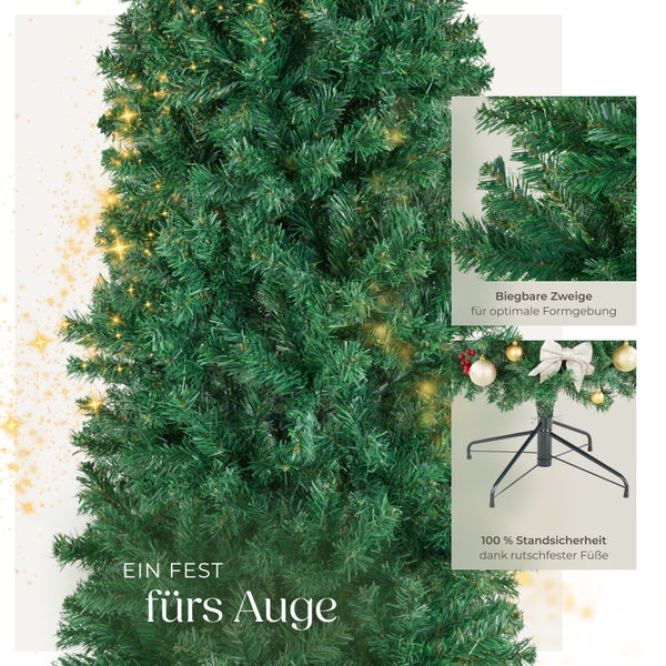 Detailansicht eines geschmückten, künstlichen Weihnachtsbaumes mit biegbaren Zweigen und sicherem Standfuß