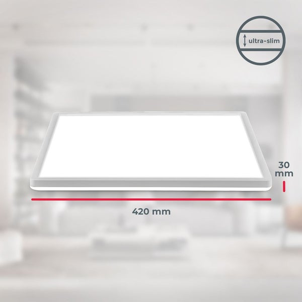 Ultraflaches LED-Panel mit einer Breite von 420 Millimeter und einer Höhe von 30 Millimeter.