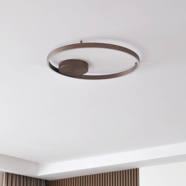 Moderne LED-Deckenleuchte aus kaffeebraunem Metall in minimalistischer Ringform.