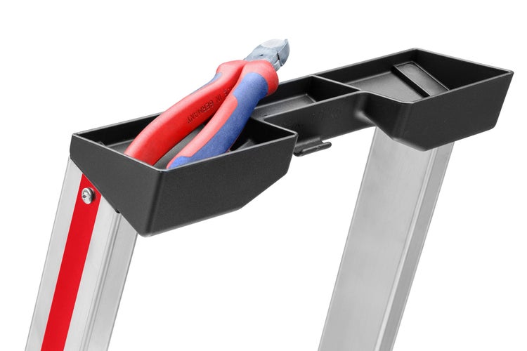 Leiter mit Werkzeugablage und Seitenschneider