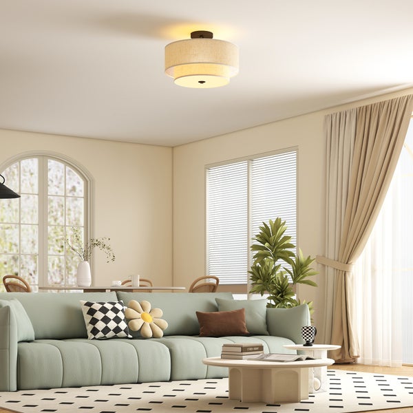 Schlafzimmer mit Deckenleuchte und Wandlampen