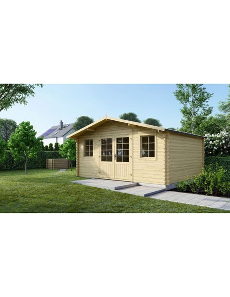 Klassisches Gartenhaus aus hellem Holz mit Satteldach, einer Doppeltür mit Lichtausschnitten und zwei Fenstern in einem gepflegten Garten.