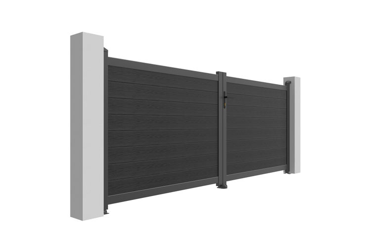 Zweiflügeliges Einfahrtstor mit horizontalen WPC-Lamellen in Holzoptik und Aluminiumrahmen, inklusive Griff und Pfosten.