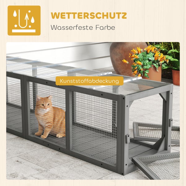 Kleintiergehege aus Holz mit mehreren Eingängen, abnehmbaren Türen und drehbaren Verschlüssen.