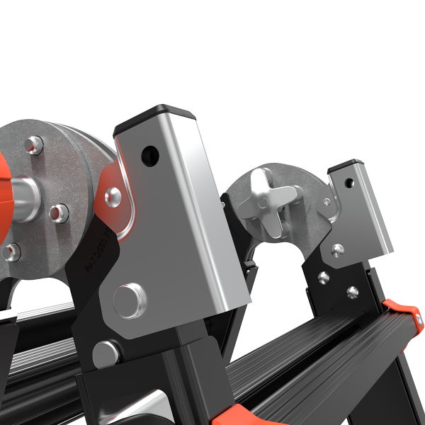 Detailansicht der Gelenke und Verriegelungsmechanismen einer Mehrzweckleiter aus Metall
