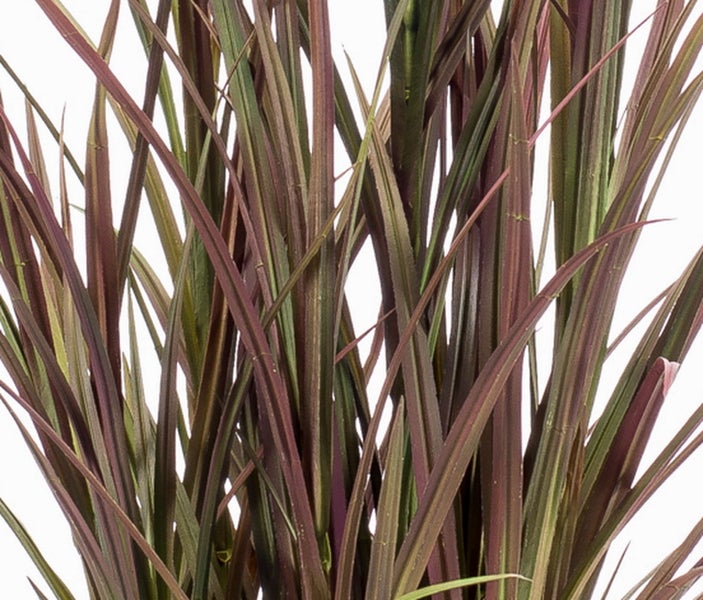 Detailansicht eines Kunstzweigs mit grünen Blättern