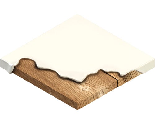 Holzstück mit Farbschicht