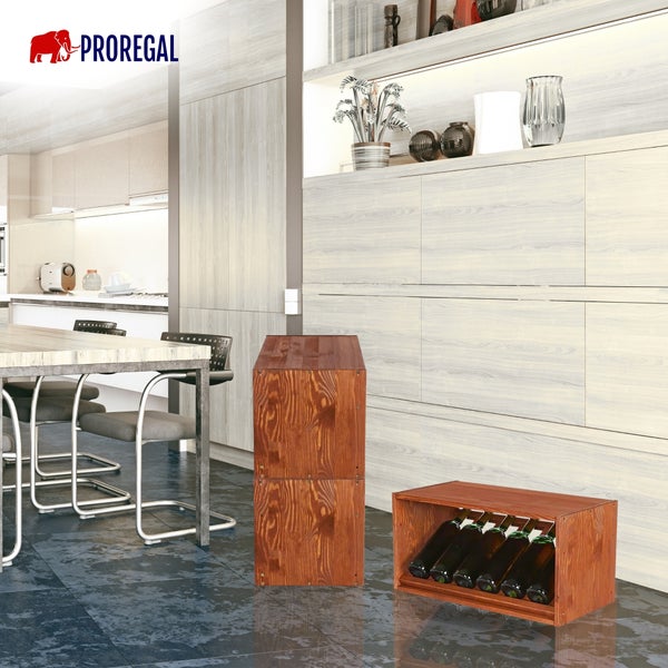 Modulares Weinregal aus Holz von Proregal in einer hellen modernen Küche mit Esstisch und dunklem Boden. Proregal Logo.