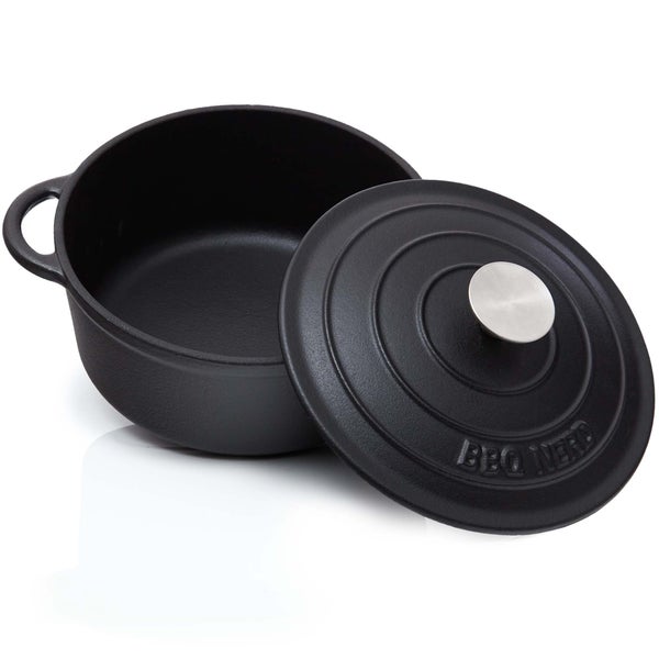 BBQ-Nerd Bräter (rund) mit Deckel 2,5 L aus Gusseisen mit Emaille-Beschichtung | Bratentopf Kochtopf Gusseisentopf - ideal zum langsamen Garen | Energieeffiziente, wärmespeichernde Cocotte