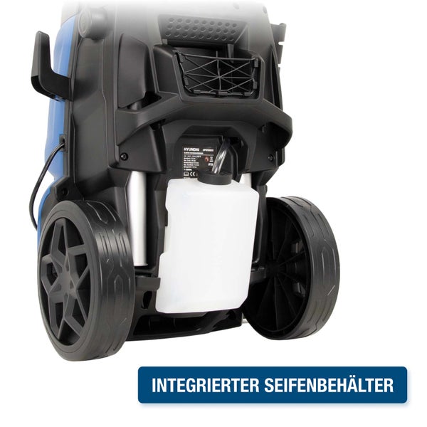 Hochdruckreiniger mit integriertem Seifenbehälter in der Rückansicht.