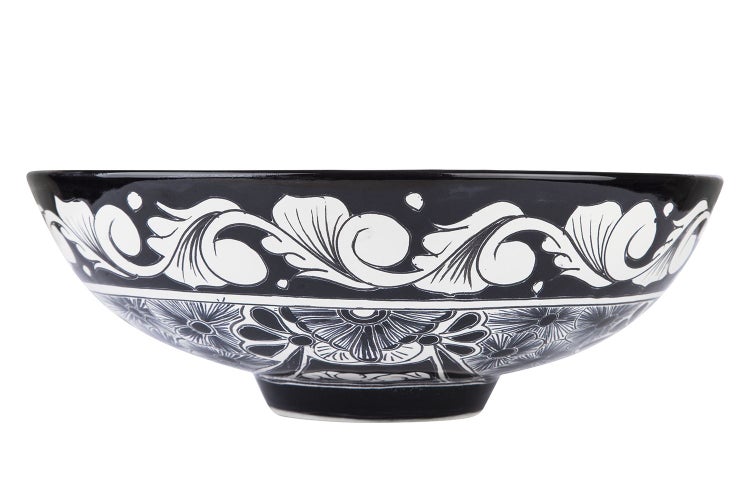 Schale mit floralem Muster