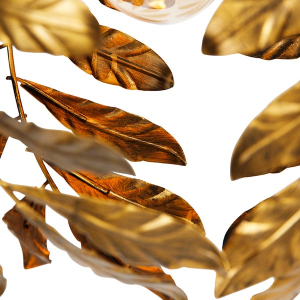 Nahaufnahme von goldenen Blättern als Dekoration