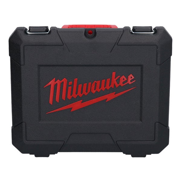 Milwaukee Werkzeugkoffer aus Kunststoff mit Milwaukee Logo.