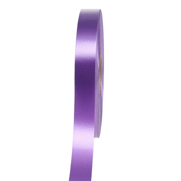 Violettes Geschenkband auf Rolle