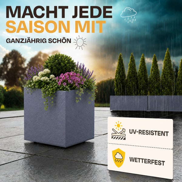 Quadratischer Pflanzkübel mit strukturierter Oberfläche und Blumen im Außenbereich, ultraviolettbeständig und wetterfest für jede Jahreszeit.