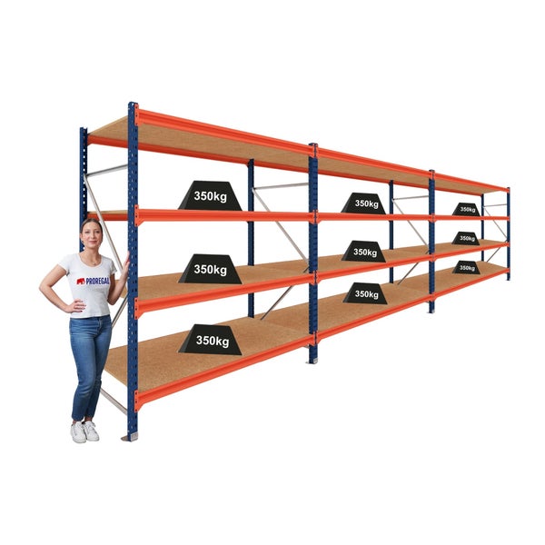 Weitspannregal aus Metall in Blau und Orange mit vier Ebenen aus Spanplatten, Tragkraft pro Boden 350 Kilogramm.