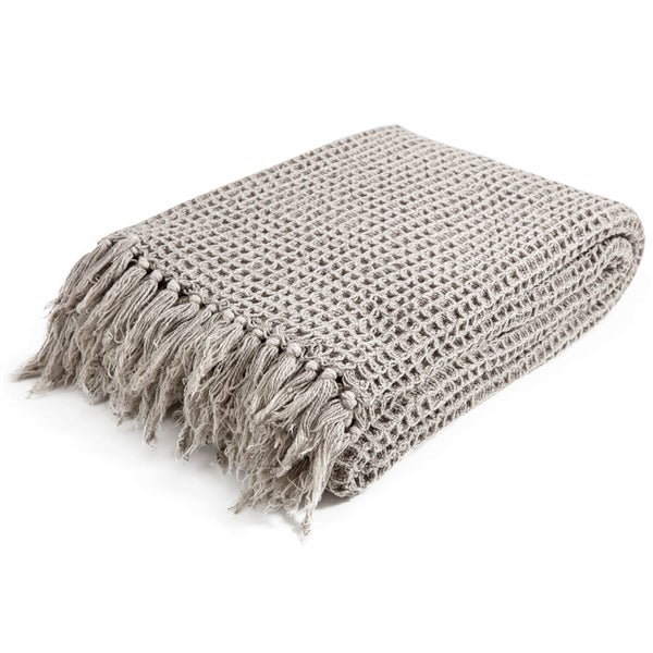 mokebo Tagesdecke ‘Die Hyggelige’, Strickdecke oder Kuscheldecke in Taupe