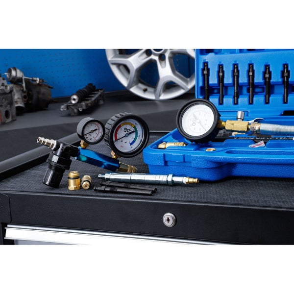 Motor-Druckprüfer-Set mit Manometer und Zubehör in Werkzeugkoffer