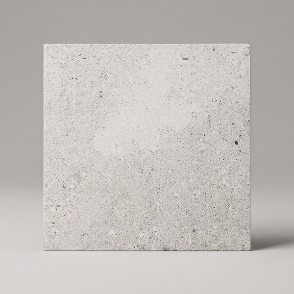 Quadratische Fliese in Terrazzo Optik mit feiner Körnung für Wand und Boden